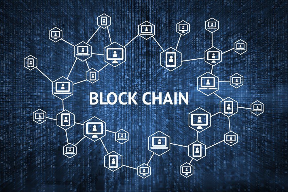 blockchain-8.jpg Топ-8 отраслей, где технология биткоин в течение следующих нескольких лет может произвести революцию