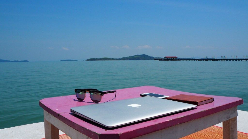 thailand-2113685_1280.jpg 5 причин для найма удалённых работников