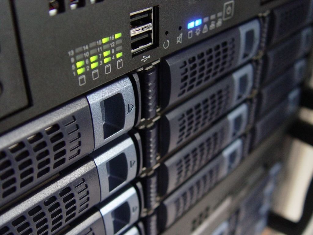 technology-1587673_1280.jpg Использование кэширования (и аппаратного обеспечения) для ускорения страниц